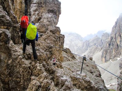 002-Abstieg vom Pass ueber den Klettersteig Sentiero Spellini